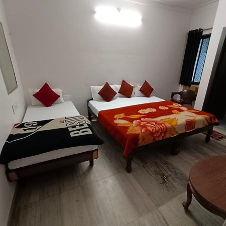 Hotel Shubham Удайпур Екстер'єр фото