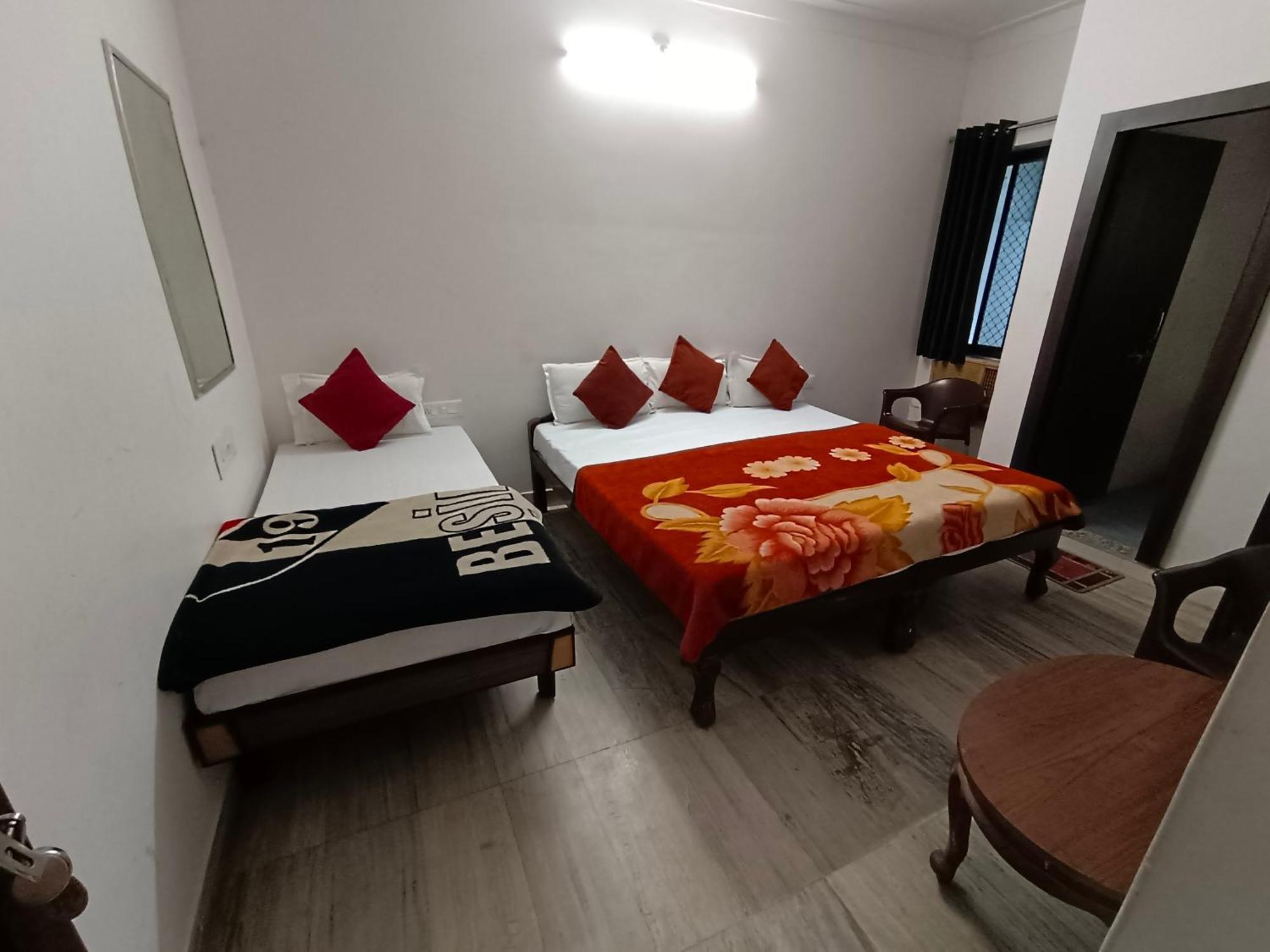 Hotel Shubham Удайпур Екстер'єр фото