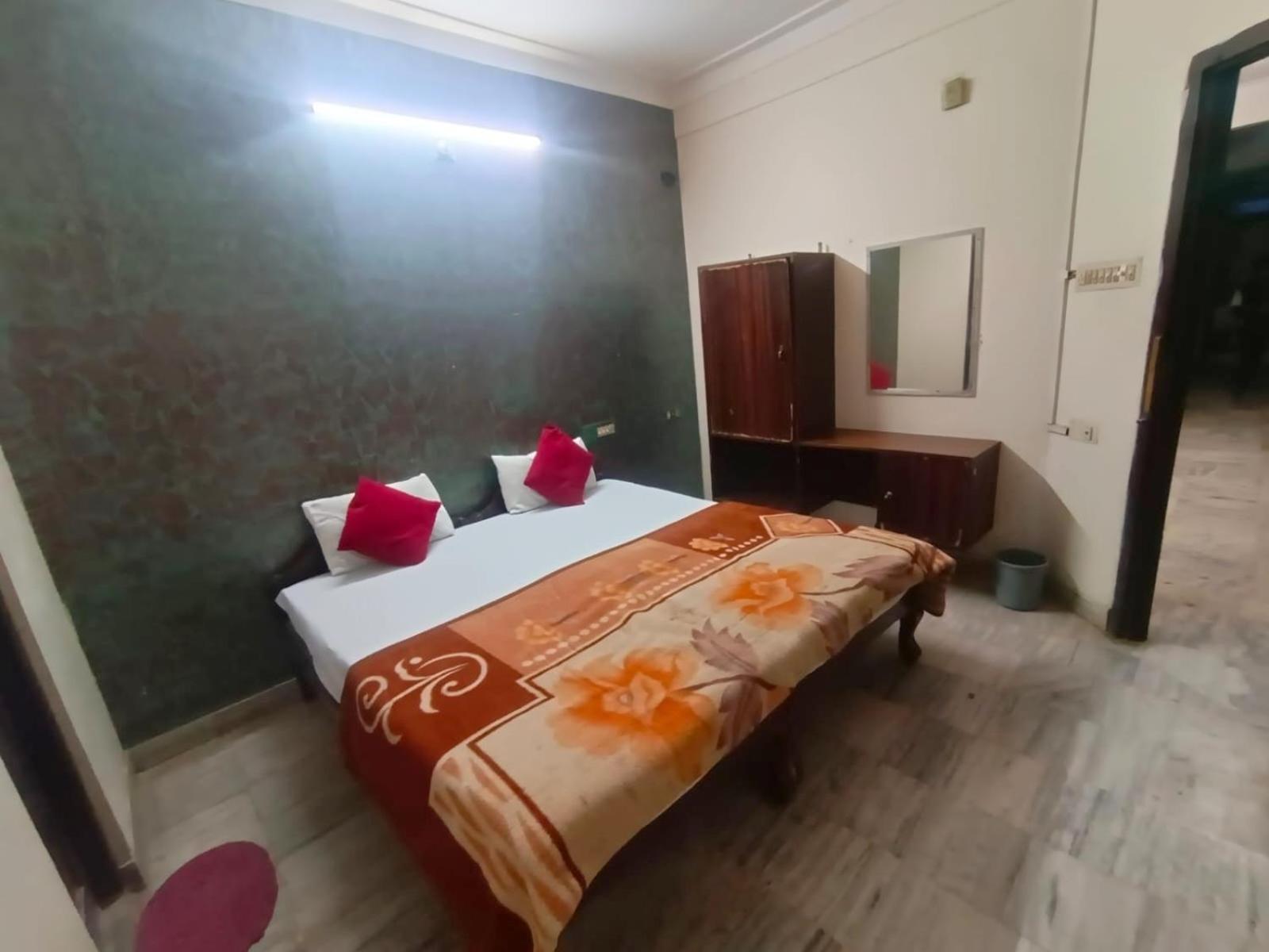 Hotel Shubham Удайпур Екстер'єр фото